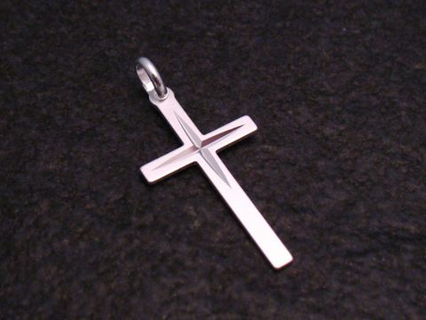 Anhänger Kreuz aus Sterling Silber vom Hersteller Juwelier Harnisch, schlichtes und wunderschönes Design, ideal für jeden Anlass.