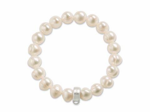 Silbernes Charms Carrier Armband von Thomas Sabo mit Zuchtperlen in verschiedenen Größen, geeignet für Handgelenke bis 16 cm, elegante und zeitlose Gestaltung.