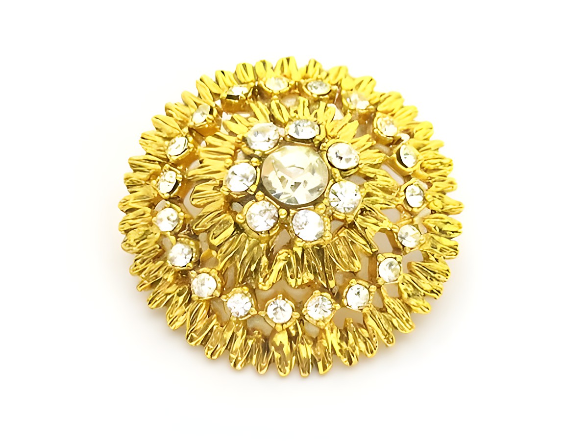 Brosche im Sexy City Look in Weiß mit Strass, rund des Herstellers Juwelier Harnisch, elegant und funkelnd, ideal für besondere Anlässe oder als modisches Accessoire.