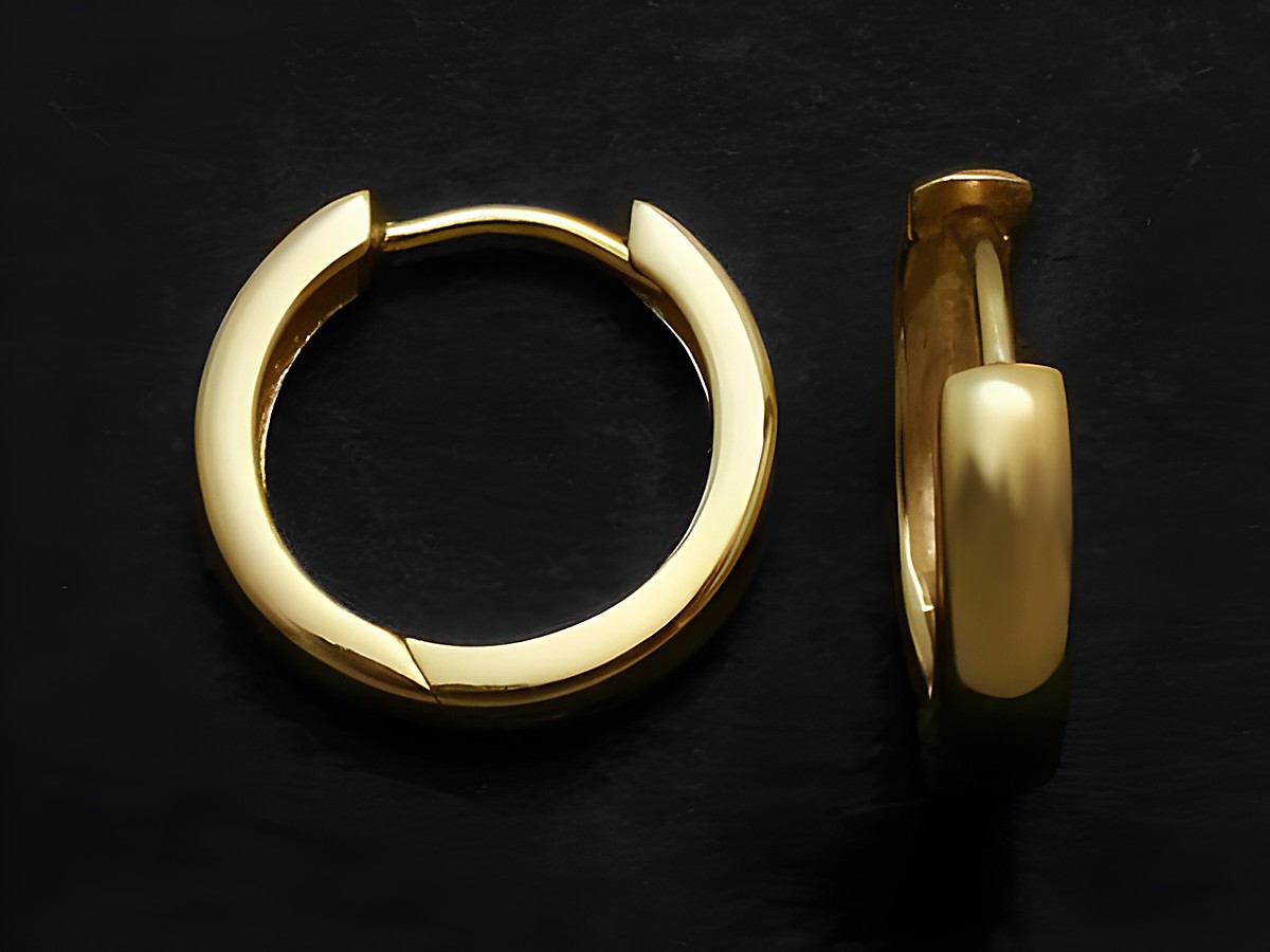 Goldene Scharniercreolen 585, Durchmesser 1,1 cm, Dicke 3 x 2 mm, glänzende Oberfläche, Hersteller Juwelier Harnisch, ideal für eleganten Schmuck.