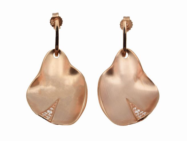 Ohrhänger in Blattform aus 925 Sterling Silber teilmattiert und roségold vergoldet, verziert mit Zirkonia, Hersteller Juwelier Harnisch, elegantes und modernes Design.