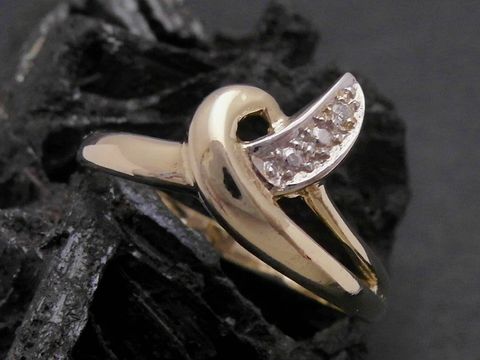 Gold Ring in bicolor, Gold 333, mit brillantierten Steinchen, eleganter Goldring, Größe 56,5, Hersteller Juwelier Harnisch, bis Größe 58/18,5.