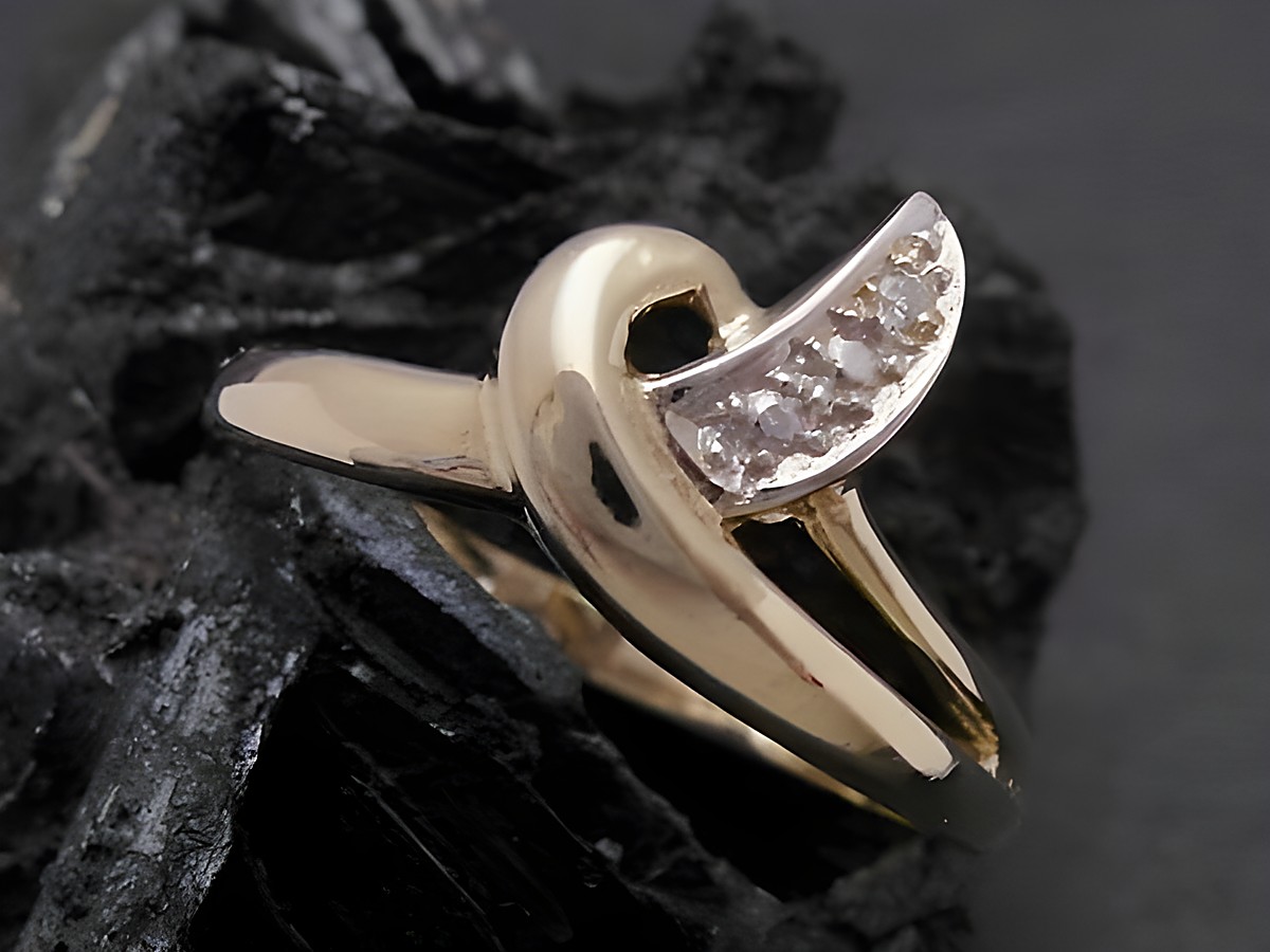 Gold Ring in bicolor, Gold 333, mit brillantierten Steinchen, eleganter Goldring, Größe 56,5, Hersteller Juwelier Harnisch, bis Größe 58/18,5.