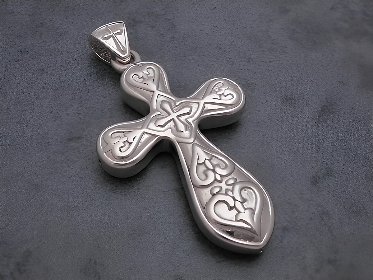 Kreuz Anhänger aus Sterling Silber rhodiniert, nostalgisches Design mit kunstvollem Muster, Hersteller Juwelier Harnisch, elegantes Schmuckstück für besondere Anlässe.