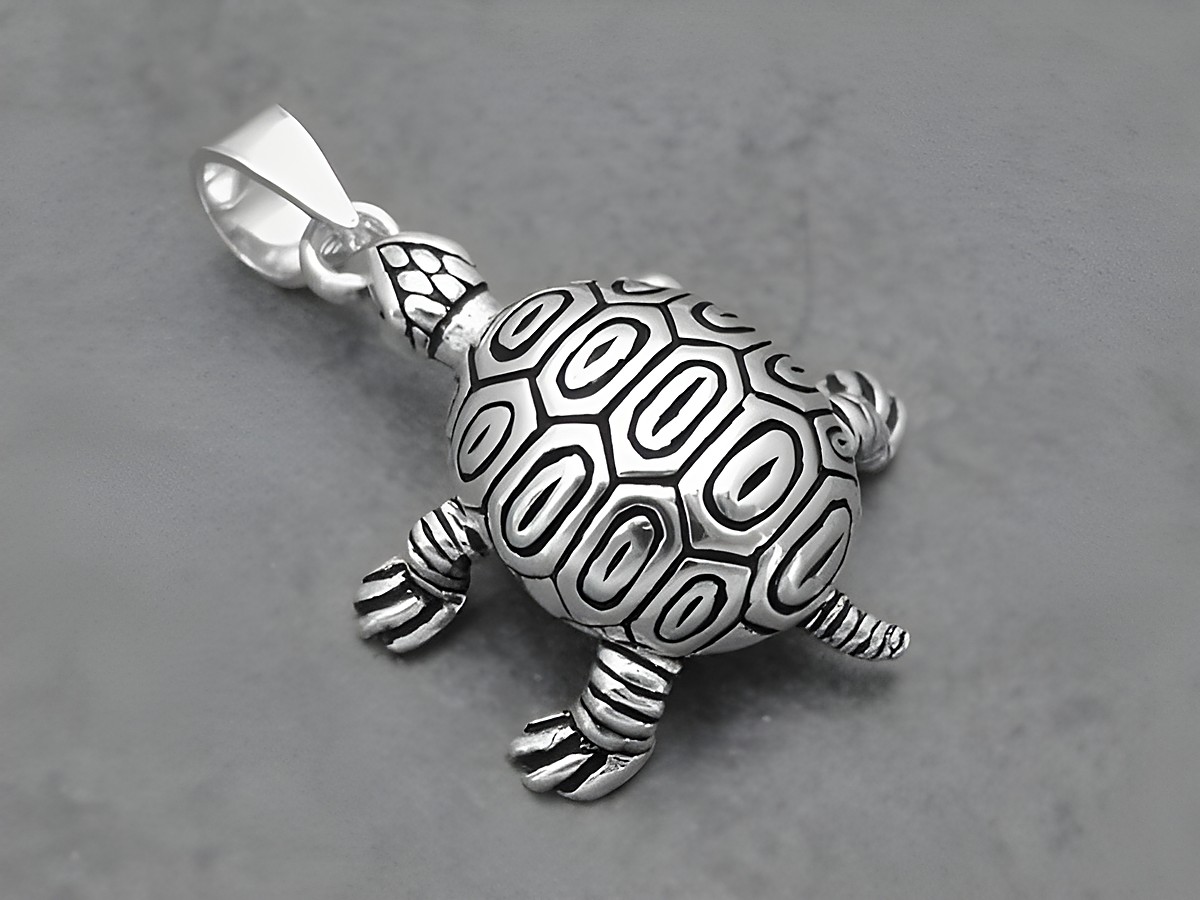 Silber Anhänger Schildkröte beweglich tierisch, Hersteller Juwelier Harnisch, detailreiche Darstellung einer Schildkröte aus Silber, ideal für Tierliebhaber.