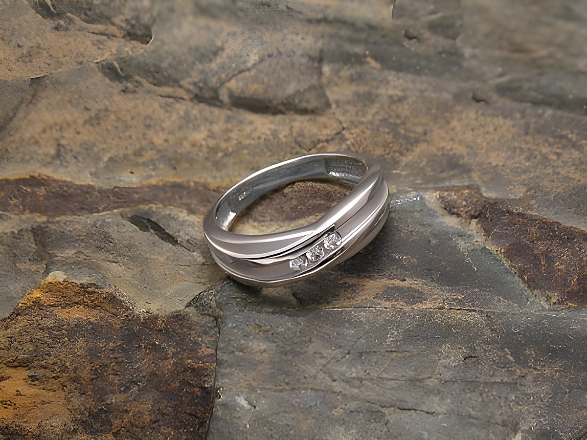 Ring aus Sterling Silber mit DESIGN Zirkonia in Größe 52 / 16,5, Hersteller Juwelier Harnisch, elegant und zeitlos, ideal für besondere Anlässe.
