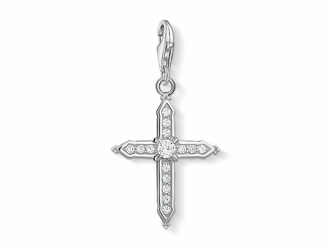Charm-Anhänger in Form eines Kreuzes aus Sterling Silber mit Zirkonia, detailreiche Verarbeitung und glänzende Oberfläche, ideal für religiöse Anhänger und als modisches Accessoire.