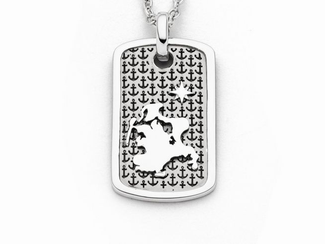 Sterling Silber Anhänger Rügen von DUR präsentiert eine moderne Dogtag-Form mit Ankerdesign und einer silhouettenartigen Darstellung der Insel Rügen, rhodiniert und elegant.
