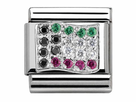 Elegantes Classic SilverShine Charm mit Zirkonia in den Farben der kuwaitischen Flagge, funkelt in grün, rot, schwarz und weiß auf einem silbernen Hintergrund. Ideal für Schmuckliebhaber.