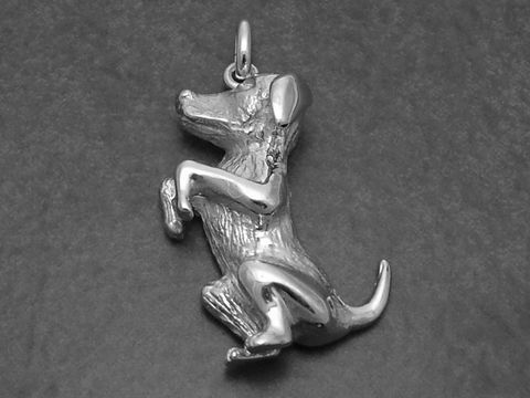 Silber Anhänger Hund - Dog - sehr niedlich, Hersteller: Juwelier Harnisch, Tiere, detailreich gestalteter Hund in aufrechter Pose, ideal für Tierliebhaber und Schmuckliebhaber.