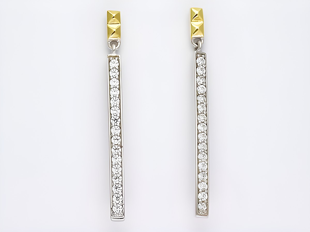 Silber Ohrringe im Stäbchen Design aus Sterling Silber mit funkelndem Zirkonia besetzt. Hersteller: Juwelier Harnisch, Zirkonia. Ideal für elegante Anlässe.