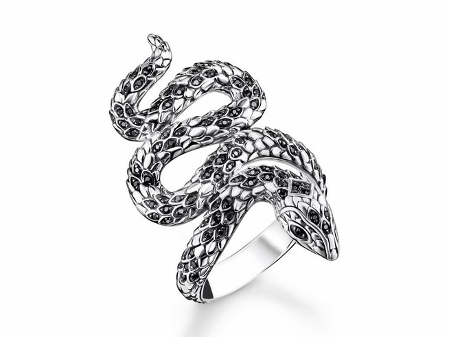 Ring von Thomas Sabo in Sterling Silber mit schwarzem Finish. Design einer Schlange mit Zirkonia-Besatz. Größe 56.