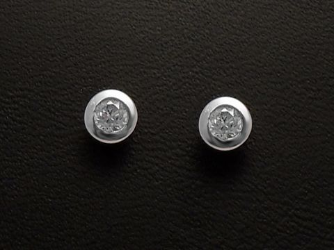 Ohrstecker ELEGANT aus 925 Sterling Silber mit Zirkonia, funkelndes Design, ideal für jeden Anlass, Hersteller Juwelier Harnisch.