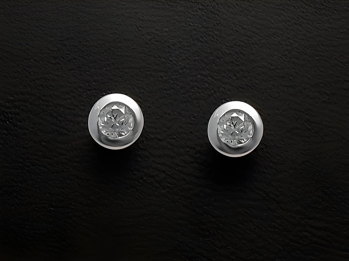 Ohrstecker ELEGANT aus 925 Sterling Silber mit Zirkonia, funkelndes Design, ideal für jeden Anlass, Hersteller Juwelier Harnisch.