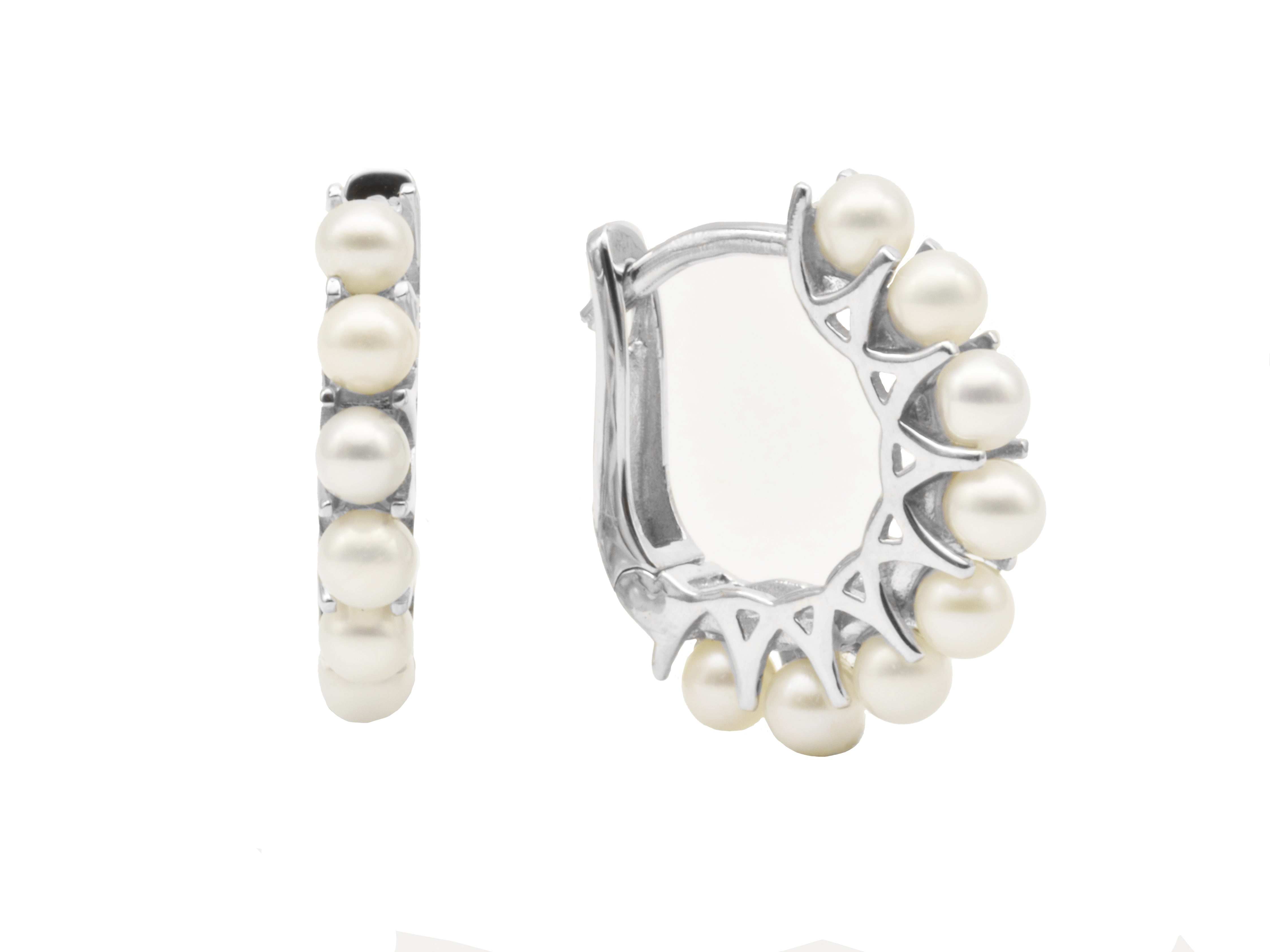 Creolen Perlenkranz - Sterling Silber 925 rhodiniert poliert - Perle Süßwasser Zuchtperle  - 1,5 cm Creolen aus rhodiniertem Sterling Silber 925 mit polierten Süßwasser-Zuchtperlen, Durchmesser 1,5 cm, Hersteller Juwelier Harnisch, elegant und zeitlos.