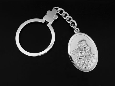 Schlüsselanhänger Engel Amor aus rhodiniertem Sterling Silber von Juwelier Harnisch, eine tolle Geschenkidee, zeigt eine detailreiche Gravur eines Engels mit Rosen.