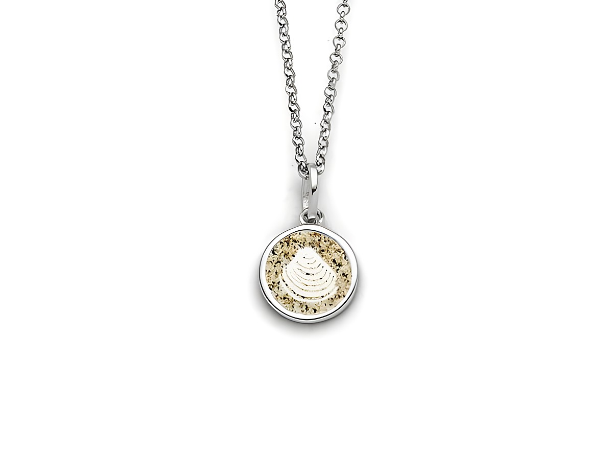 DUR Kette Muschel 2.0 K2670 aus Sterling Silber mit einem runden Anhänger, der eine Muschel mit sandfarbenem Hintergrund zeigt, Gesamtlänge 42cm, elegantes Design für jeden Anlass.