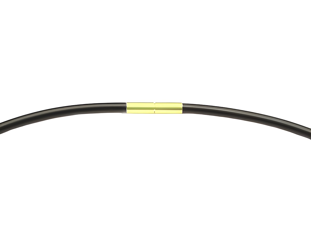 Kautschukband 60 cm aus Naturkautschuk mit einem Durchmesser von 2 mm, verziert mit einem Bajonettverschluss aus Gold 333, Hersteller Juwelier Harnisch.