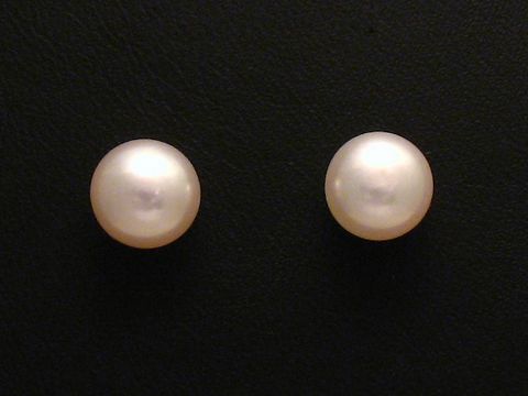 Ohrringe mit 8,8 mm Zuchtperlen in Gold 585, stilvolle Ohrstecker des Herstellers Juwelier Harnisch, elegant und zeitlos. Perfekt für besondere Anlässe oder den Alltag.