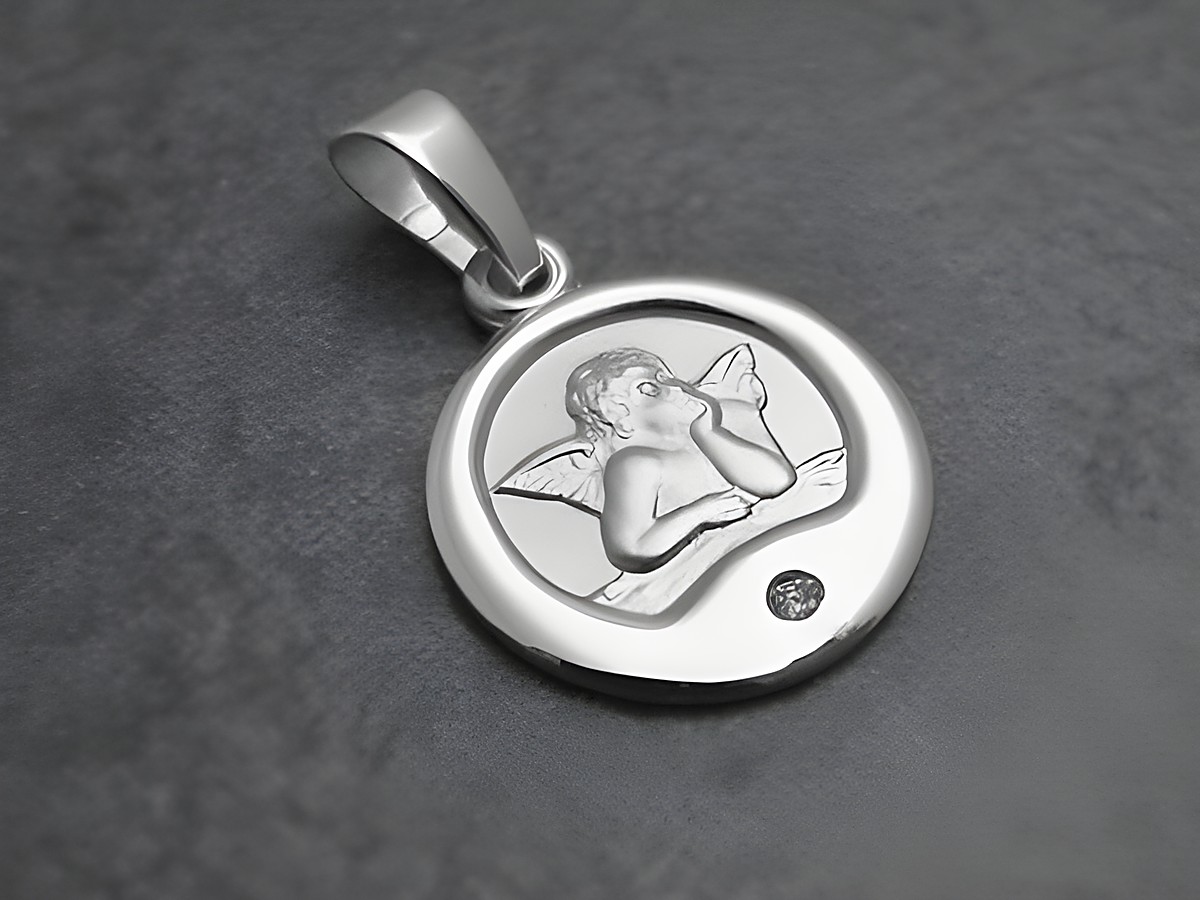Anhänger Engel aus rhodiniertem Sterling Silber, träumerisch gestaltet mit brillantem Detail, geliefert vom Juwelier Harnisch, symbolisiert Schutz und Reinheit.