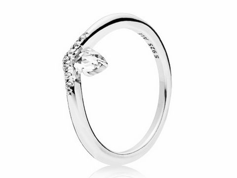 PANDORA Silber Ring 197790CZ-60 Wishbone in Größe 60 mit elegantem Design und schimmernden Zirkonia-Steinen, von hoher Qualität und zeitlos schön, ideal für jeden Anlass.