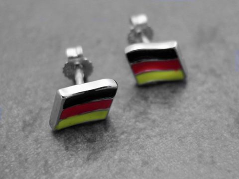 Ohrringe aus Sterling Silber mit rhodiniertem Finish, sportliches Design in den Farben Schwarz, Rot und Gold, Deutschland Fanartikel, hergestellt von Juwelier Harnisch, ideal für Deutschland-Fans.