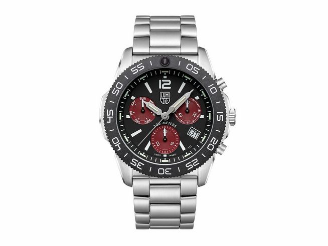 Luminox Uhr XS.3155.1.M - Pacific Diver Chrono - 44 mm in Edelstahl mit schwarzem Ziffernblatt und roten Akzenten, ideal für Taucher und Outdoor-Aktivitäten.
