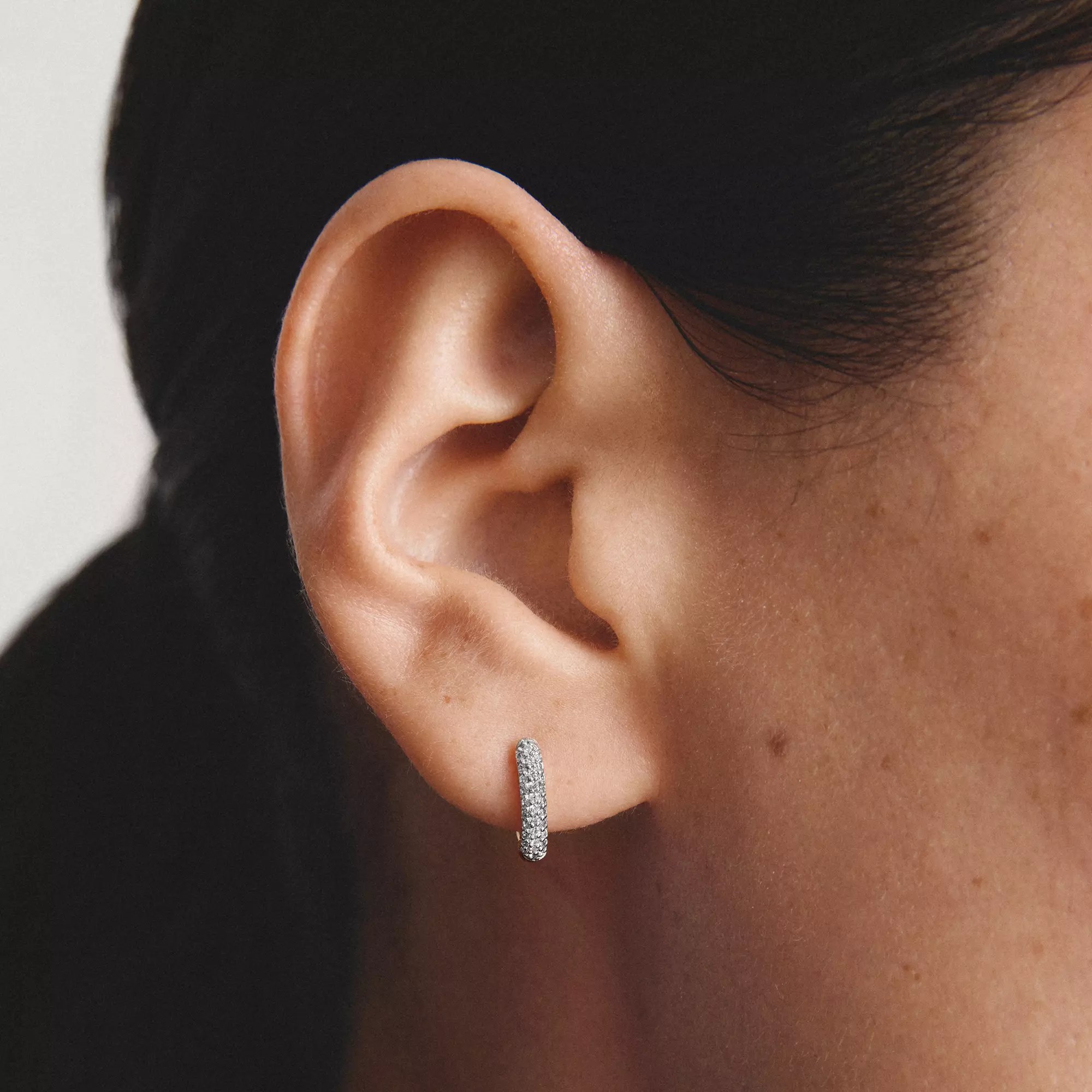 Thomas Sabo Creolen mit weißem Zirkonia – Silber – 11,5 mm hoch – Ansicht 4