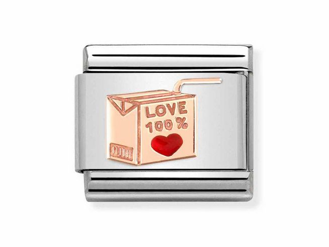 443020209-0 Edelstahl Charm in Rosegold und Emaille zeigt eine Getränkekarton mit der Aufschrift LOVE 100 Prozent und einem roten Herz, ideal für modische Armbänder.
