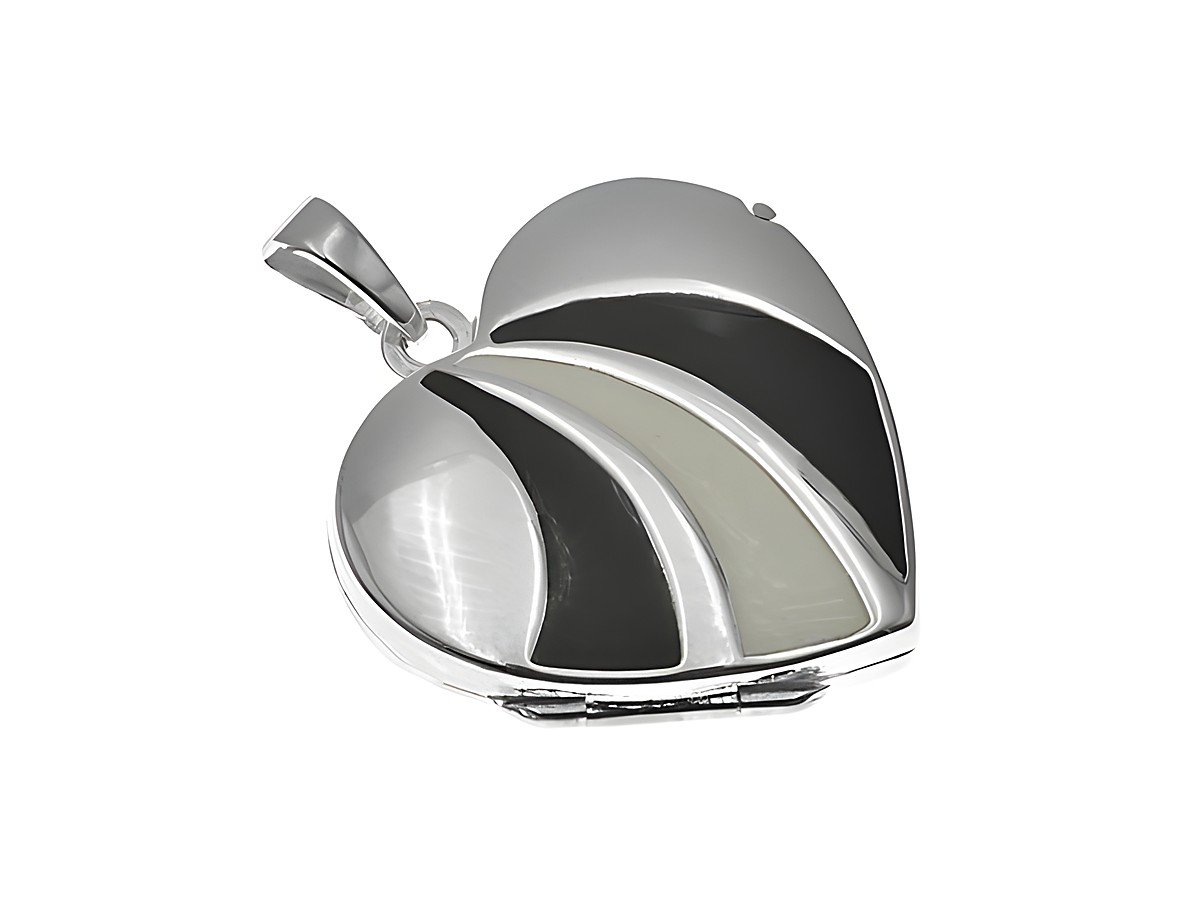 Herz Medaillon aus Sterling Silber in Schwarz und Weiß mit drei eleganten Lackflächen, hergestellt von Juwelier Harnisch. Das Medaillon hat eine glänzende Oberfläche und eine praktische Anhängeröse.
