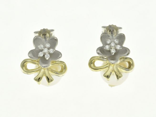 Edelweiß Schleife Süßwasserperle Ohrstecker aus Sterling Silber Bicolor rhodiniert mit Zirkonia, Hersteller Juwelier Harnisch. Ideal für eleganten Schmuck.