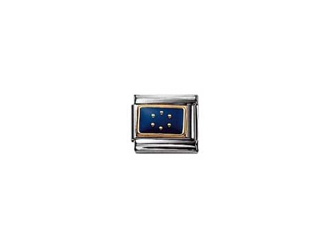 Das Bild zeigt eine NOMINATION Classic FLAGGE emaillierte Europa blau 030234 24, gefertigt von Nomination, mit einem zeitlosen Design und goldenen Akzenten auf einem blauen Hintergrund.