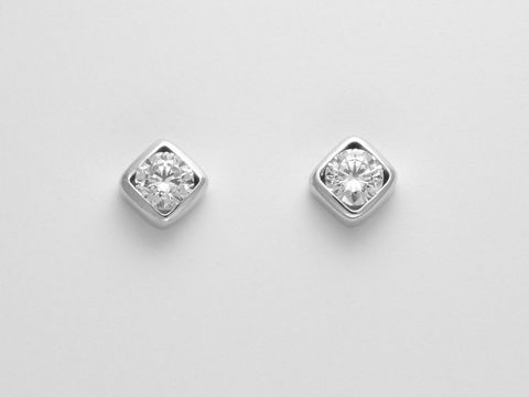 Silber Ohrringe in Rauteform aus Sterling Silber mit funkelndem Zirkonia, Hersteller Juwelier Harnisch, elegant und zeitlos, ideal für jeden Anlass.