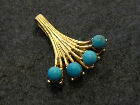 Goldanhänger in Fächerform mit vier Türkis Perlen, Durchmesser 20 mm, Hersteller Juwelier Harnisch, edles Design, ideal für Schmuckliebhaber.