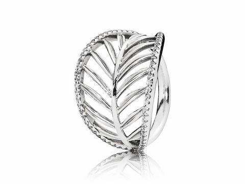 Silber Ring von Pandora in Größe 52 mit Palmenblattdesign, kunstvoll geflochten und glänzend, ideal für das moderne Schmuckstück.