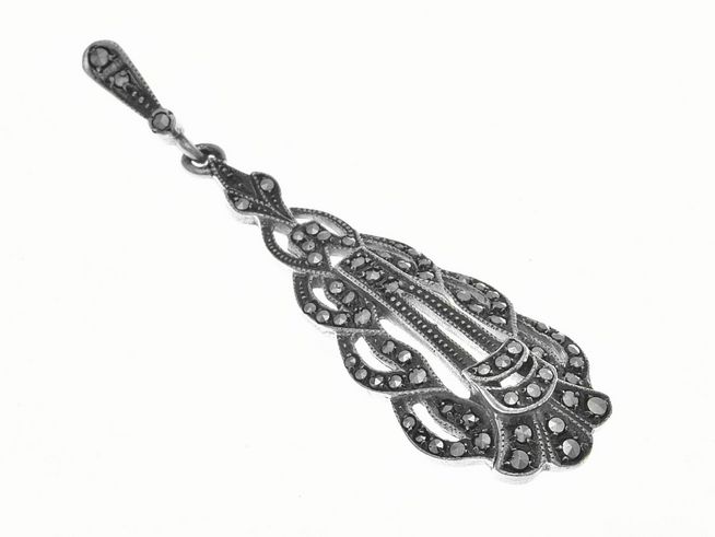 Anhänger Tropfen aus geschwärztem Sterling Silber mit Markasit und teilmattierter Oberfläche, nostalgisches Design, hergestellt von Juwelier Harnisch.