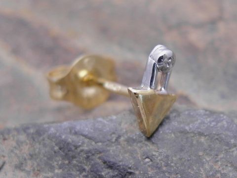 1 Ohrstecker unisex in Gold 585 bicolor mit einem diamantförmigen Design, hergestellt von Juwelier Harnisch, Einzelohrringe, 1 Stück.