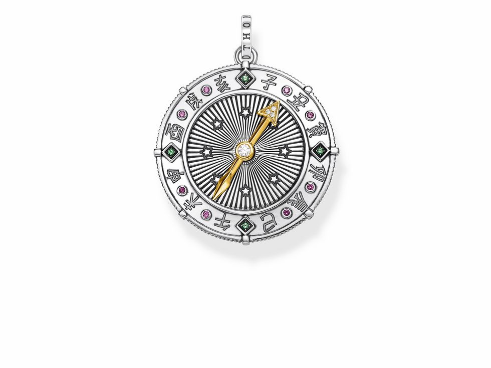 Ein rundlicher Anhänger von Thomas Sabo, hergestellt aus Sterling Silber und vergoldetem Gelbgold, mit Zirkonia und Symbolen der chinesischen zwölf Erdzweige.