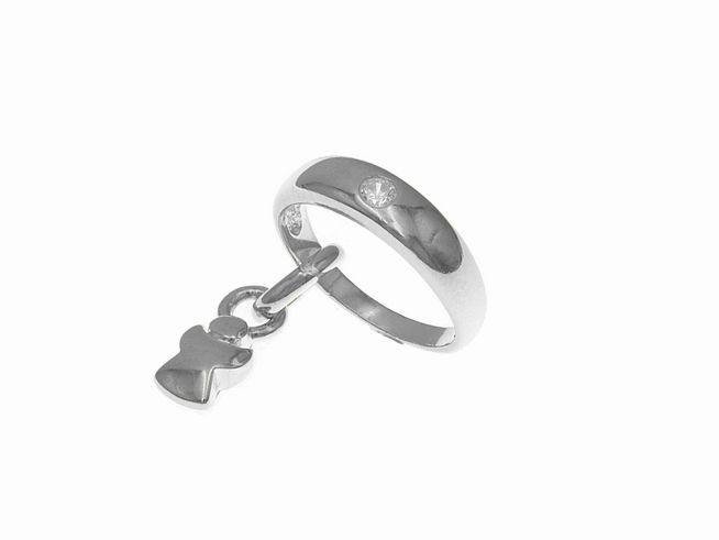 Taufring mit Schutzengel aus rhodiniertem Sterlingsilber, poliert, mit Zirkonia und einem Anhänger in Engel-Form, hergestellt von Juwelier Harnisch, elegant und schützend.