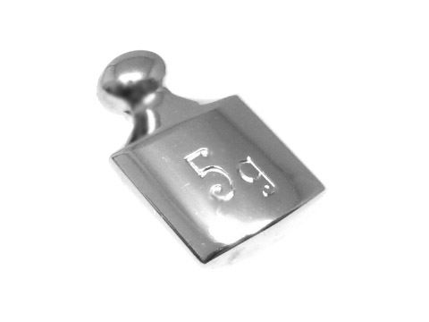 Silber Anhänger mit einem Gewicht von 5 g, rhodiniert, hergestellt von Juwelier Harnisch, präsentiert sich in einem schlichten Design. Ideal für diverse Motive und Anlässe.