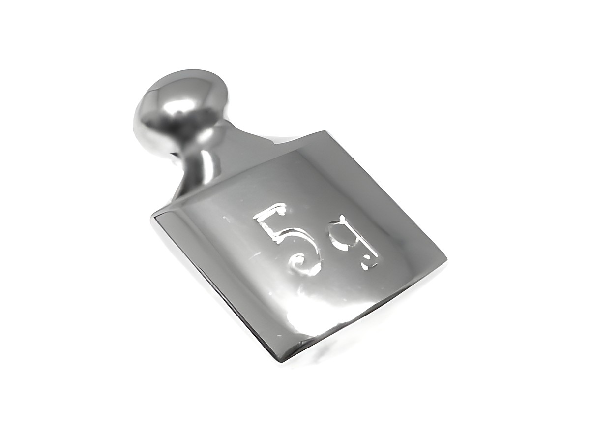 Silber Anhänger mit einem Gewicht von 5 g, rhodiniert, hergestellt von Juwelier Harnisch, präsentiert sich in einem schlichten Design. Ideal für diverse Motive und Anlässe.