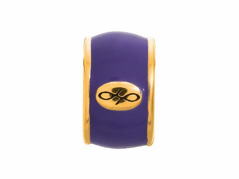 Gelbgold charm von Endless mit Amethyst Endless Enamel, gefertigt aus Gold auf Silber, präsentiert sich in elegantem lila mit einem stilisierten Logo und geschmeidigen Linien.