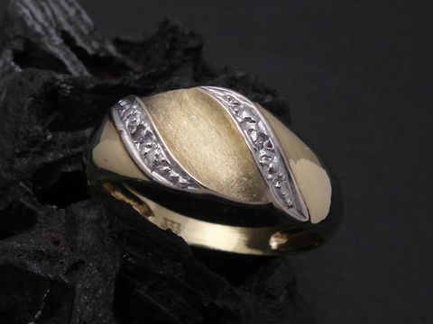 Imposanter Goldring aus Gold 333 bicolor mit Diamanten, Größe 54, Hersteller Juwelier Harnisch, bis Größe 54 17,5.