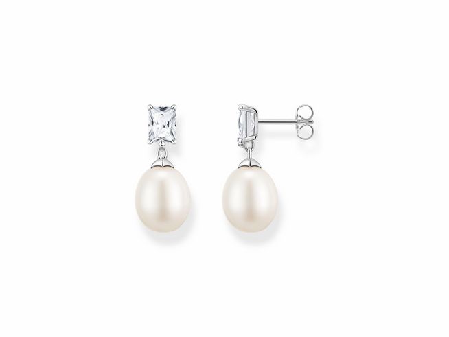 Ohrringe aus Sterling Silber mit Süßwasserzuchtperlen und Zirkonia, elegant gestaltet im Perlentraum-Stil, ideal für festliche Anlässe oder besondere Momente.