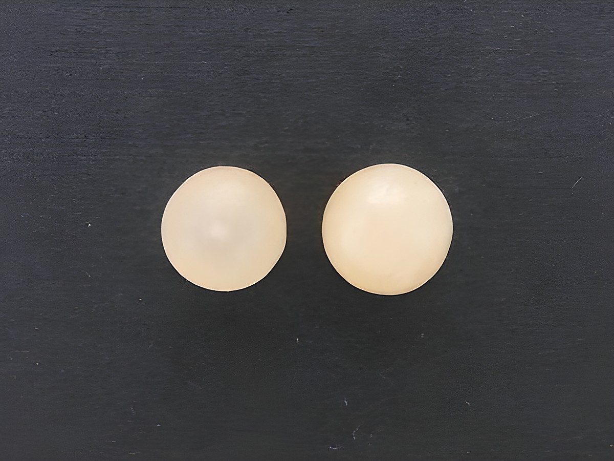 Silber Ohrringe mit Achat champagner in Kugel-Form von 6,5 mm, hergestellt von Juwelier Harnisch, elegant und zeitlos für jeden Anlass.