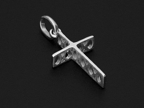 Kreuz Anhänger aus 925 Sterling Silber rhodiniert, religiös, Hersteller Juwelier Harnisch, mit feinen Mustern und glänzender Oberfläche. Ideal als besondere Schmuckstück.