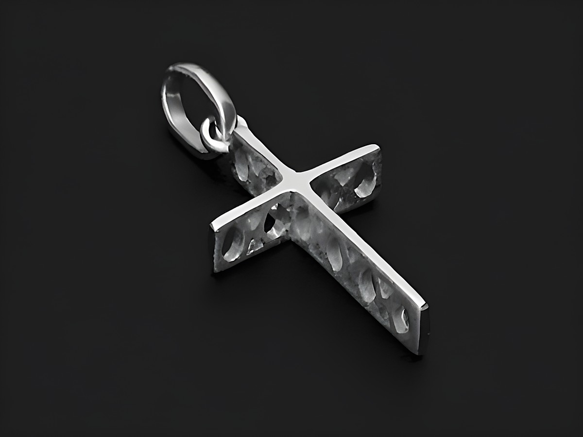 Kreuz Anhänger aus 925 Sterling Silber rhodiniert, religiös, Hersteller Juwelier Harnisch, mit feinen Mustern und glänzender Oberfläche. Ideal als besondere Schmuckstück.