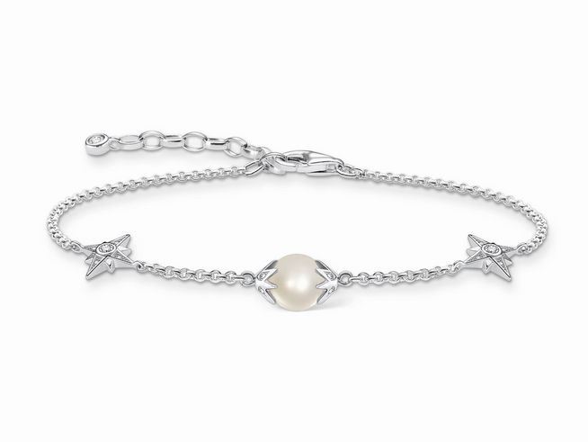 Silbernes Armband von Thomas Sabo mit einer zentralen Perle und verzierten Sternen, 19 cm lang, elegant und hochwertig, ideal für stilvolle Anlässe.