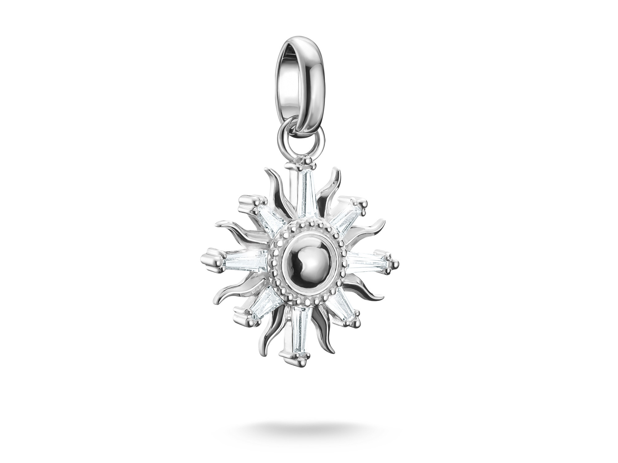 Charm von Thomas Sabo in Silber, mit Zirkonia verziert, hat die Form einer strahlenden Sonne. Er eignet sich perfekt für den Charm Club CONNECT und bringt einen Hauch von Eleganz.