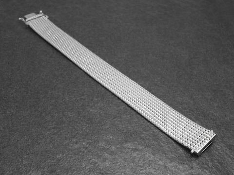 Silber Armband, super sexy im City Look, top angesagt, Hersteller Juwelier Harnisch, ohne Stein, elegantes Design für stilbewusste Träger.